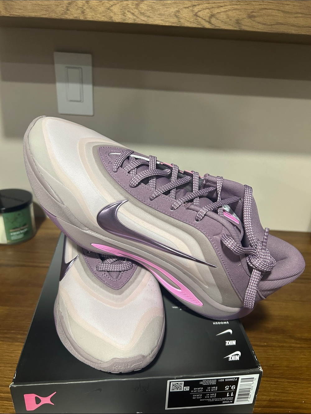 Women’s Nike  A'One 'Dog Mom' Basketball Shoes. Violet dust/pink size 11 NEW